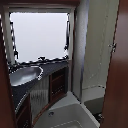 Caravane アパート